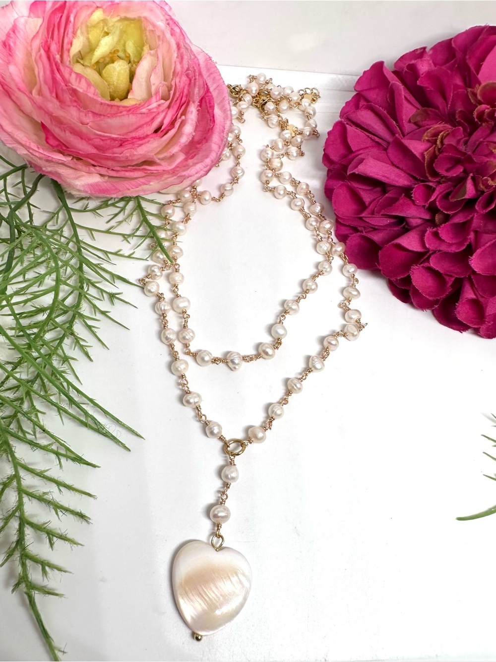 NEW⚜️Freshwater Pearl Beaded Shell Heart Charm Necklace - Picture 8 of 9
